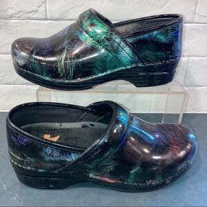 Dansko professional sz 37 US 7 feather multicolor patent clogs